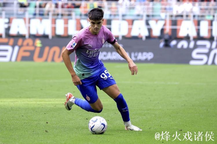 19岁350天，巴尔泰萨吉成米兰队史意甲双响最年轻后卫